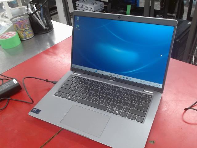 Laptop intel ultra5/16gbram/256gb+charge