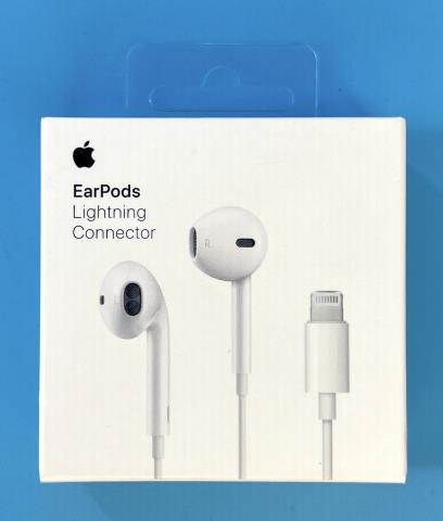 Apple earpods lightning connector