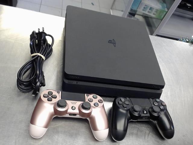 Ps4 slim + 2manettes + fil