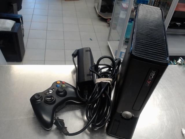 Console xbox 360 + 1 manette + fils