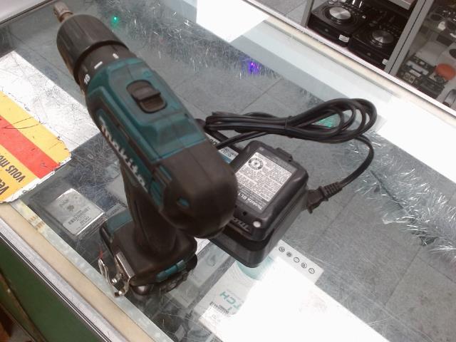 Drill makita avec deux batt et chg