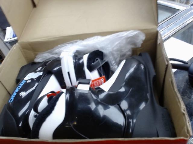 Ski boots brand new girl junior