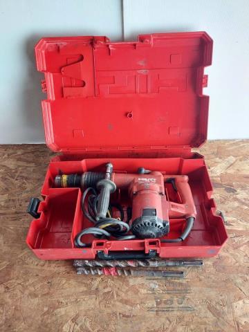 Hammer drill hilte