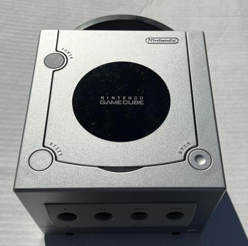 Console gamecube avec memory card 16 mb