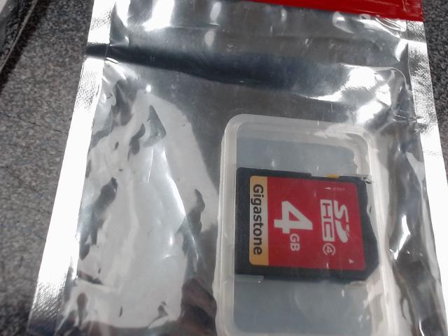 Sd card rouge dans packaging