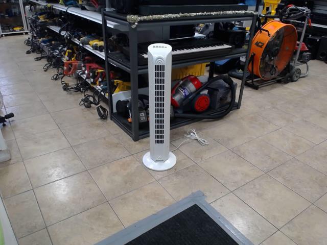 Ventilateur blanc filaire