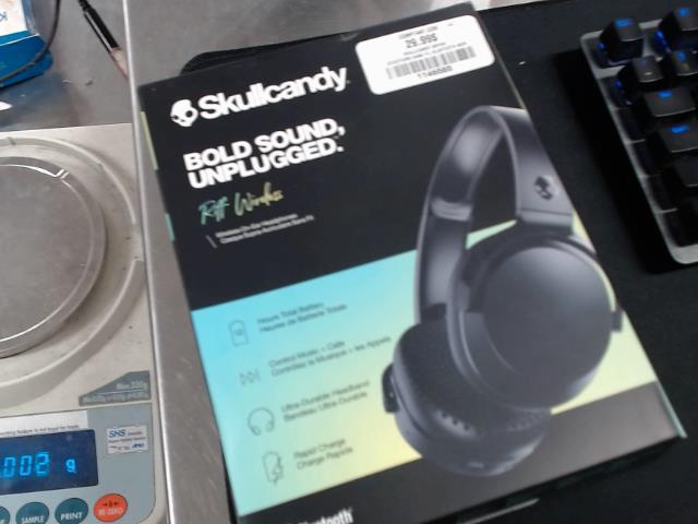 Headphones wireless black in box