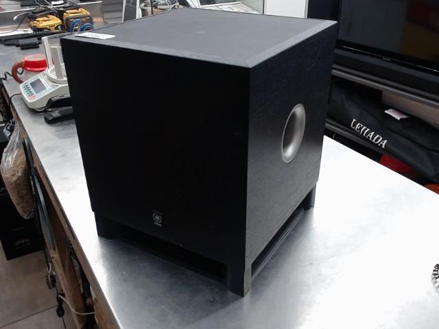 Powered subwoofer yamaha avec fils