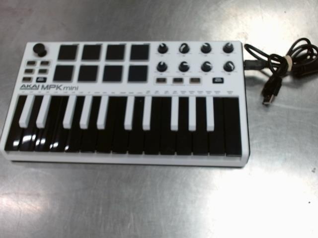 Akai mpk mini professionnal+fil