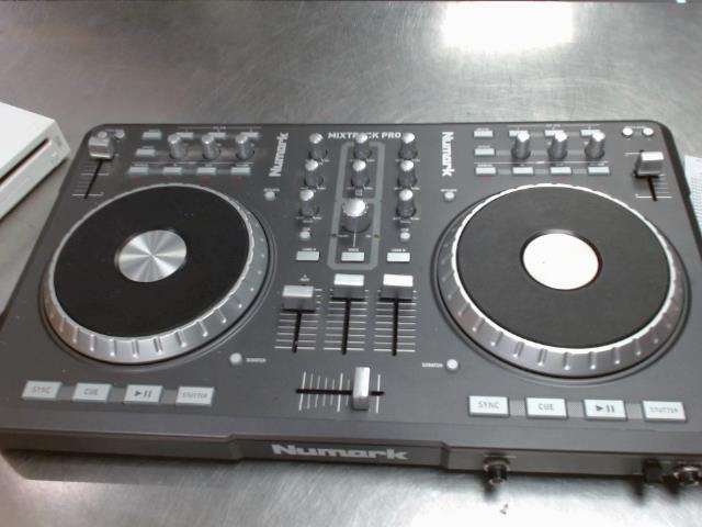 Digital dj controller numark