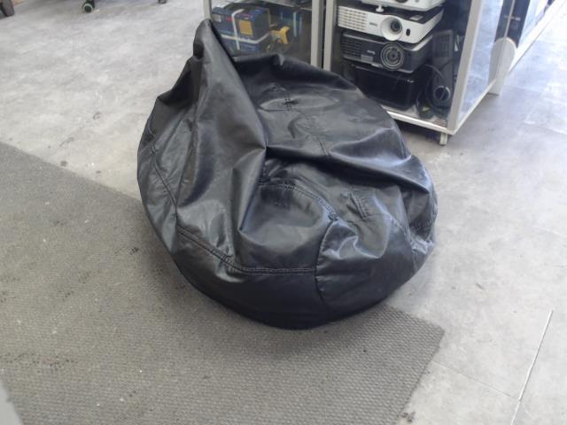 Bean bag noir en cuivre