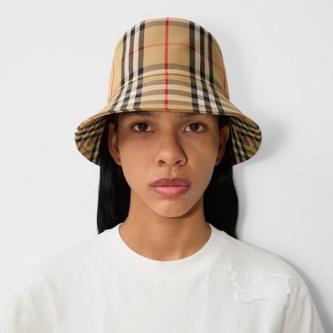 Bucket hat burberrry bonne condition