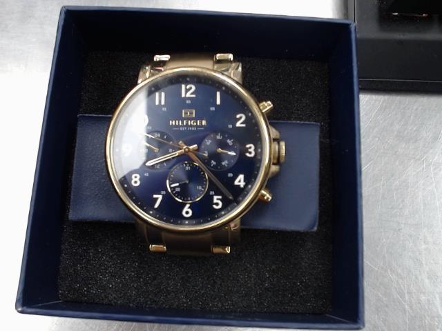 Montre avec boite gold