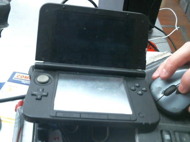 Console 3ds + base + chargeur