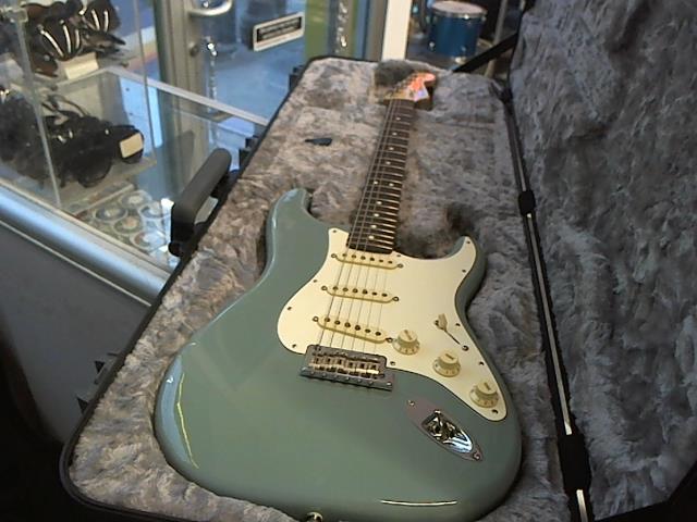 Fender stratocaster sunny grey