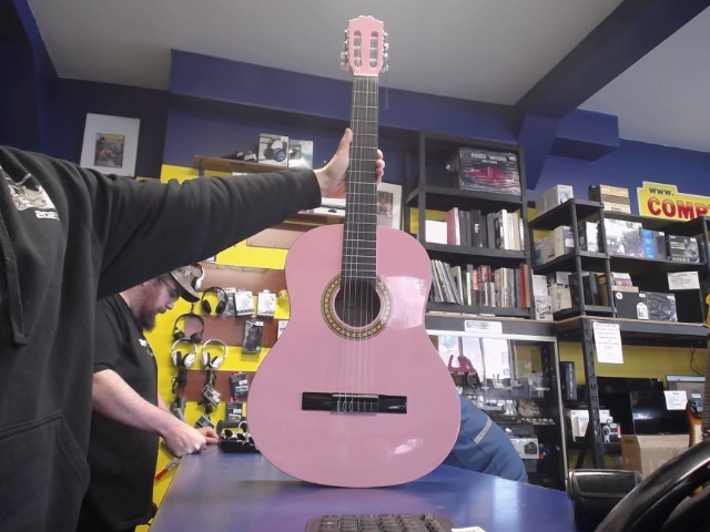 Guitare classique rose