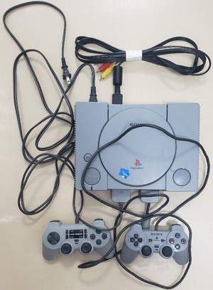 Console ps1 used +manette +power cable