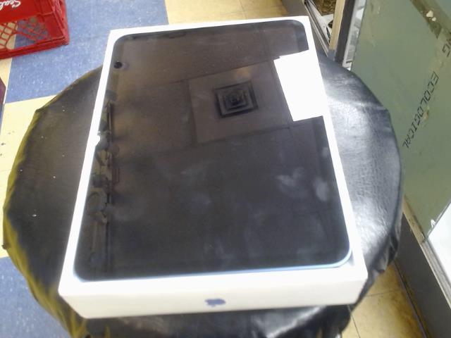 Ipad 10 gen 64gb bleu avec boit + char