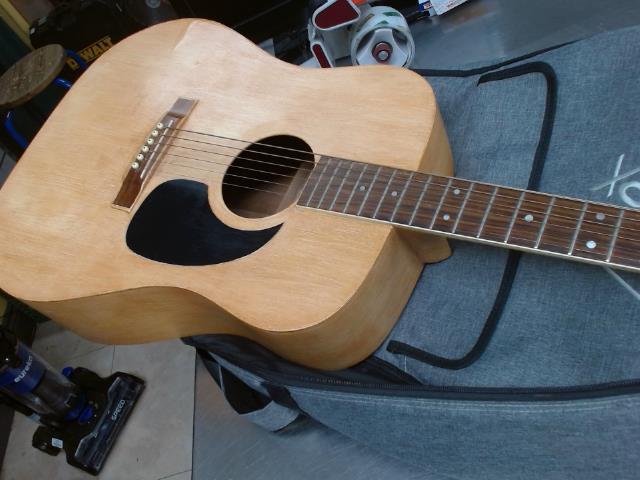 Guitar acoustique