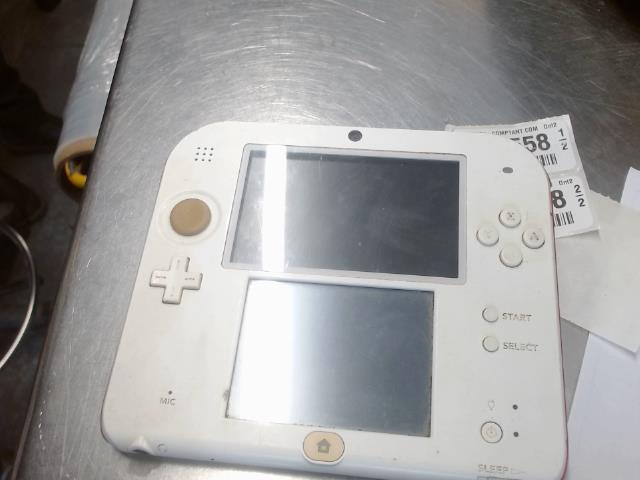 Console 2ds + 1 jeu + xhargeur