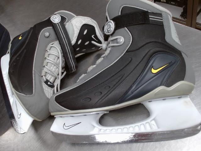 Patin a glace sixe 10 homme nike