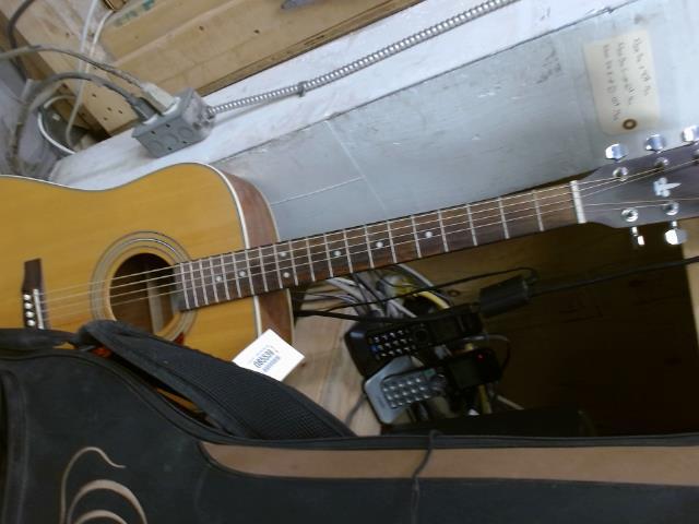 Guitare acoustique cort