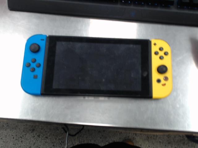 Switch avec chargeur sans dock