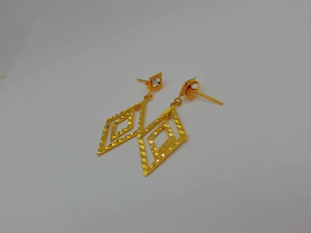 BOUCLES D OREILLES EN OR 14KT