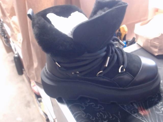 Botte inuikii neuf size 38