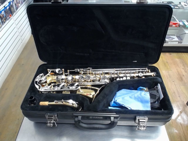 Saxophone avec case