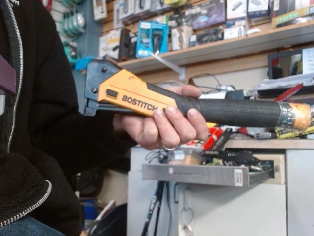 Hammer stapler