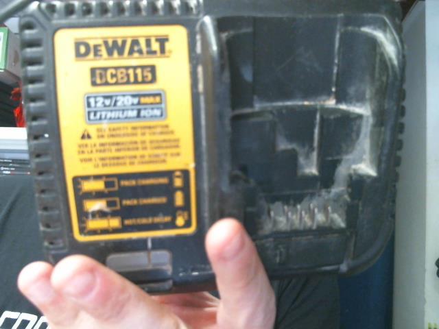 Chargeur dewalt