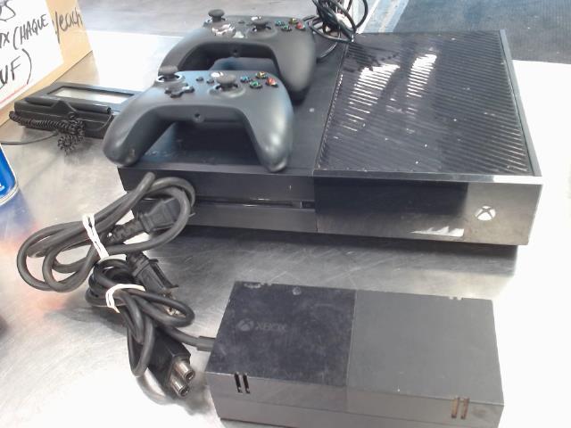 Console xbox one first gen+2man