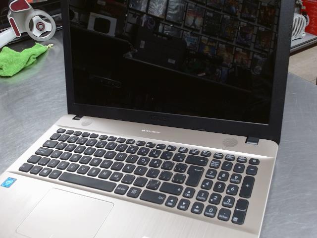 Laptop av charg