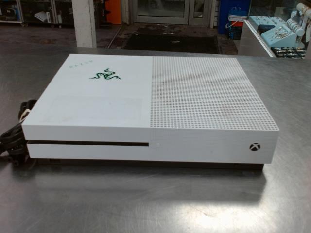 Xbox one s avec fil pas de man