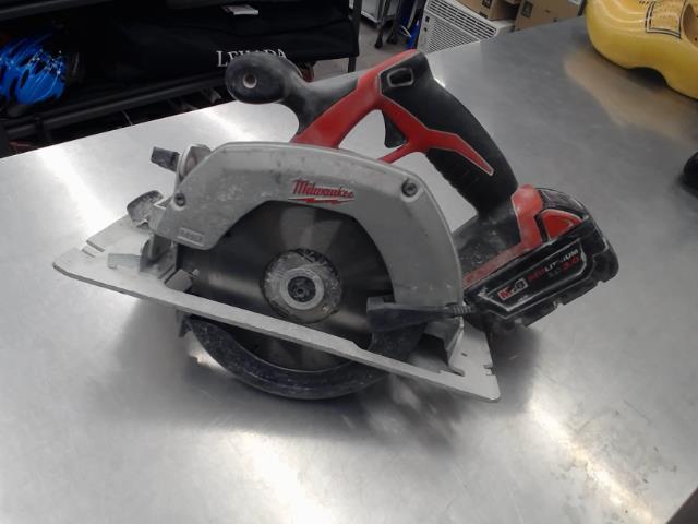 Circular saw with battery