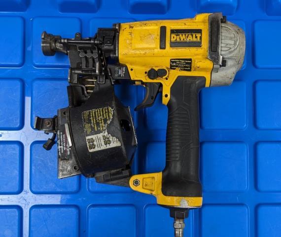 Gun a clou dewalt