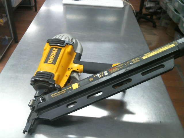 Gun a clou dewalt a air