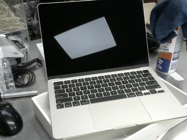 Macbook air 2022 13'' 8gb ram 256gb ssd