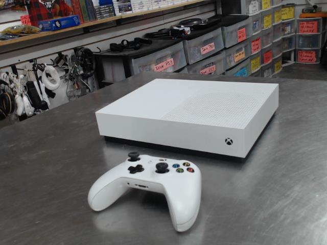 Console xbox one+1manette