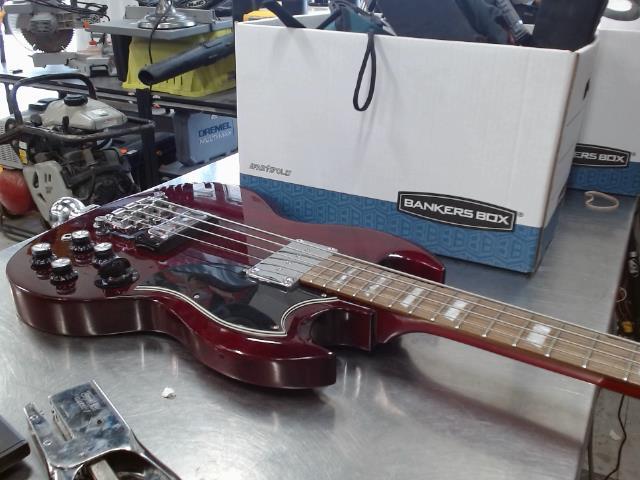 Basse epiphone electrique cherry