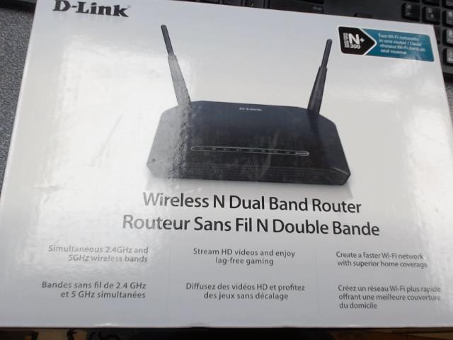 Router noir dans boite