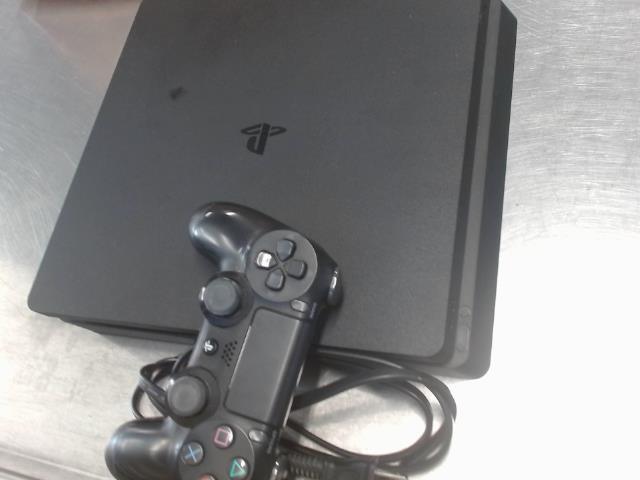 Ps4 console + cable et mannette