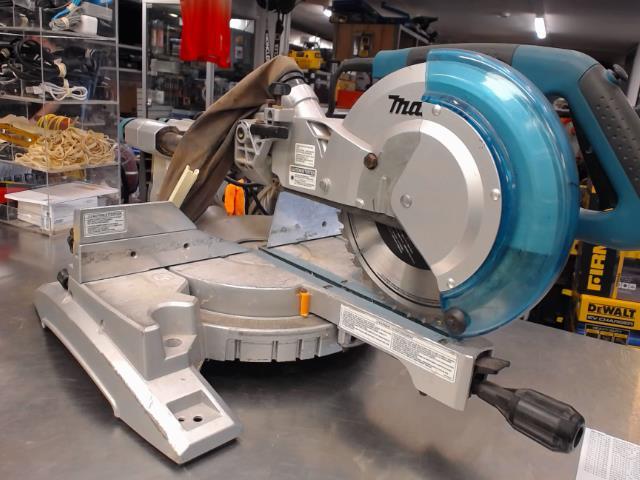 Sliding mitre saw