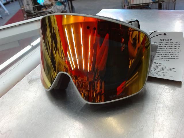 Lunette de ski teinter orange