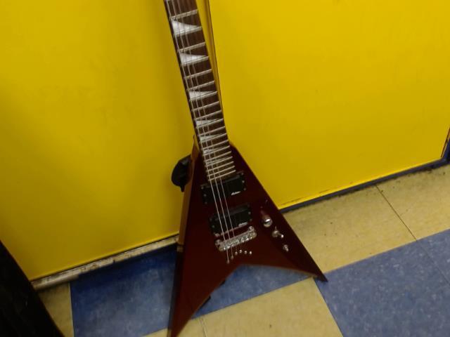 Guitar jackson rouge avec case