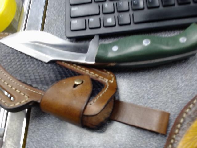 Hunting knife green handle