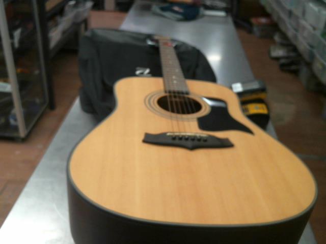 Guitare acoustique + etui