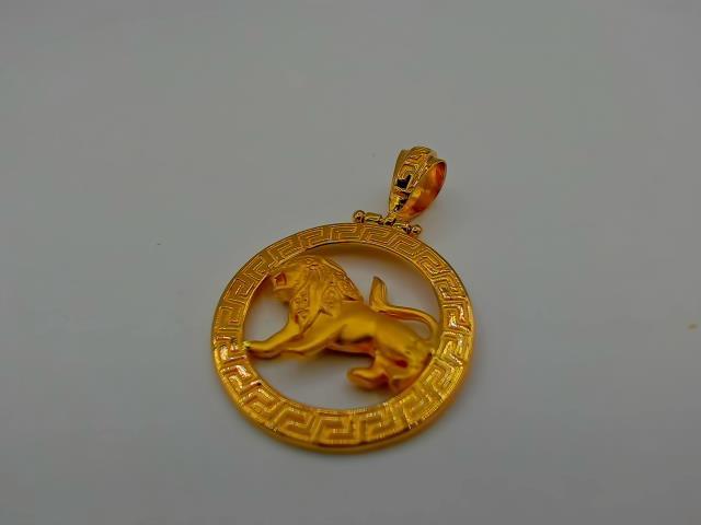 BRELOQUE LION EN OR 18KT