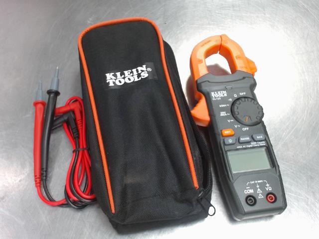 Digital clamp meter